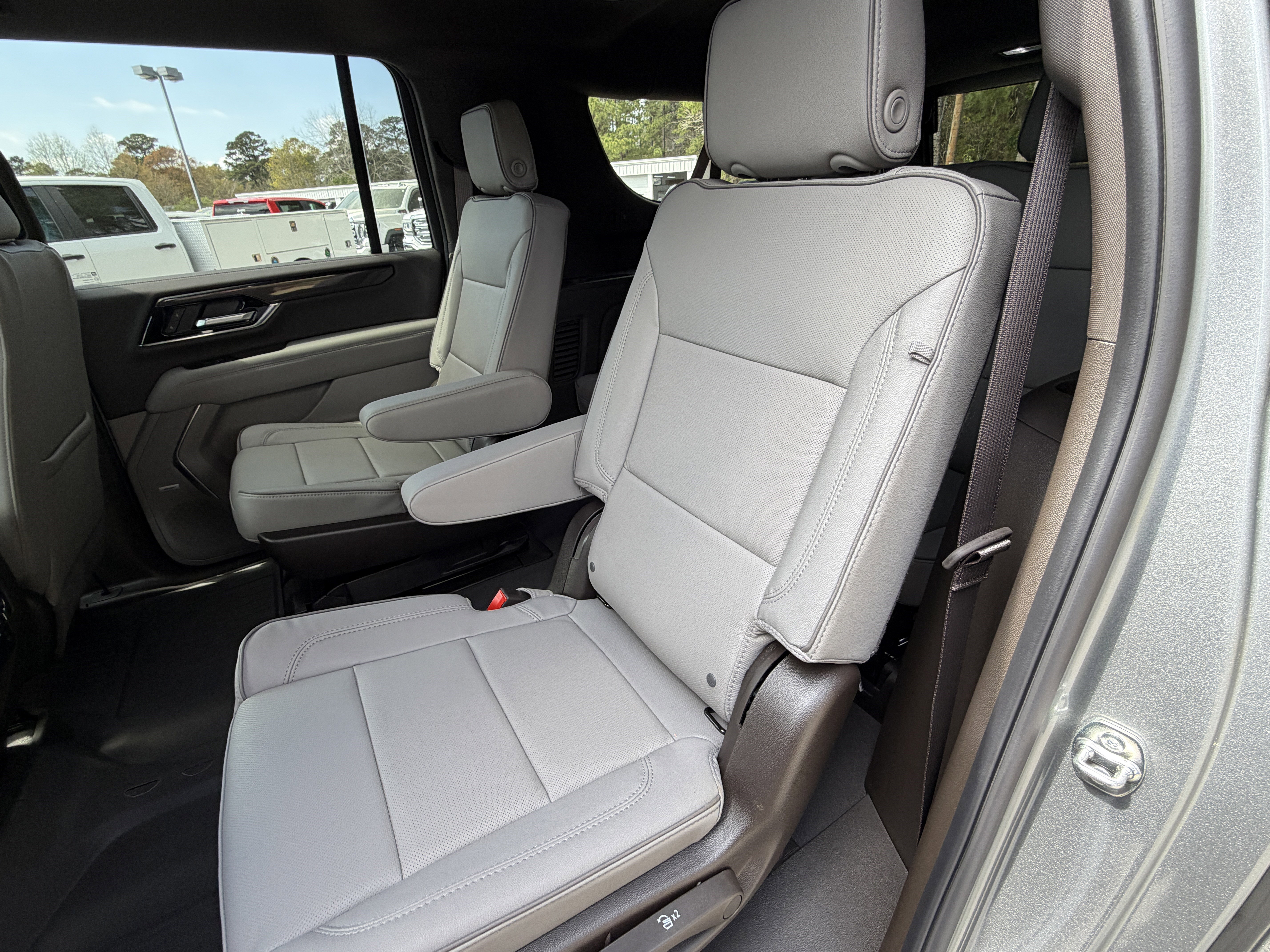 New 2026 GMC Yukon XL Elevation RWD image 17