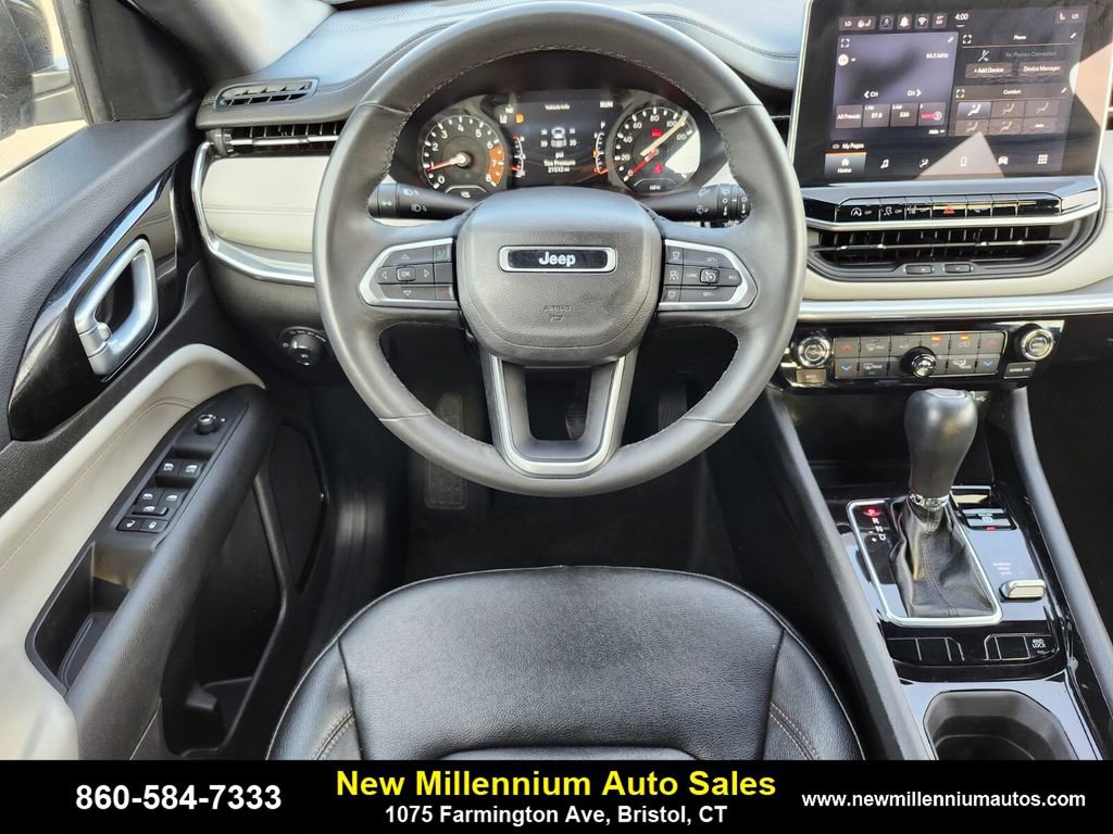 Used 2024 Jeep Compass Limited image 13