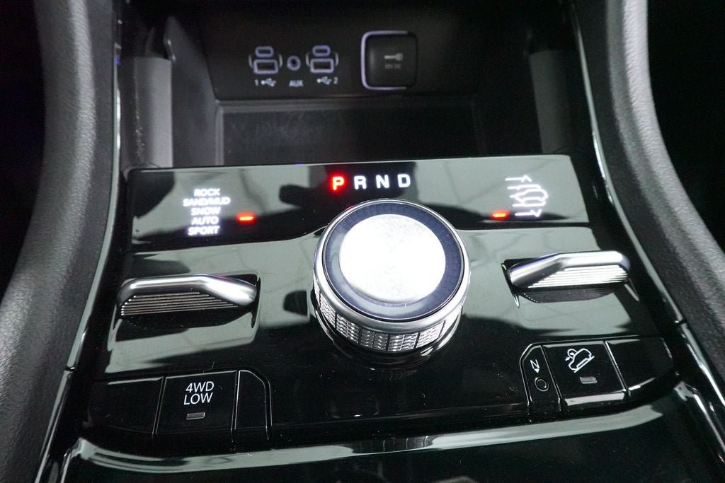 Used 2022 Jeep Grand Cherokee Overland w/ Luxury Tech Group IV AWD/4WD image 16