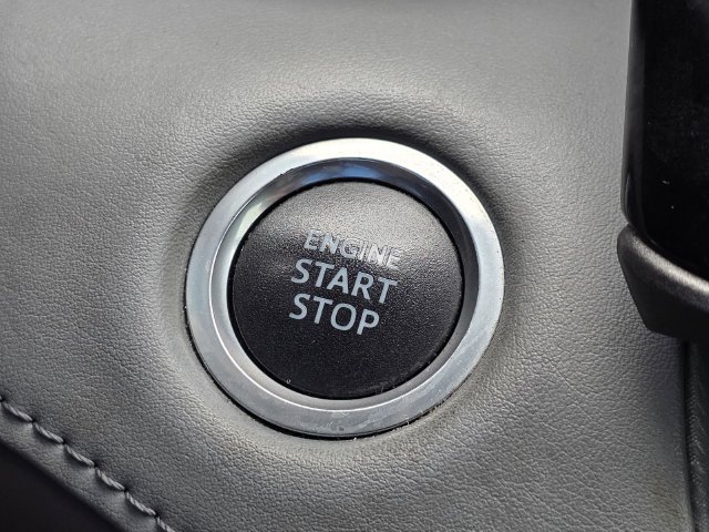Used 2021 Toyota Highlander XLE FWD image 21