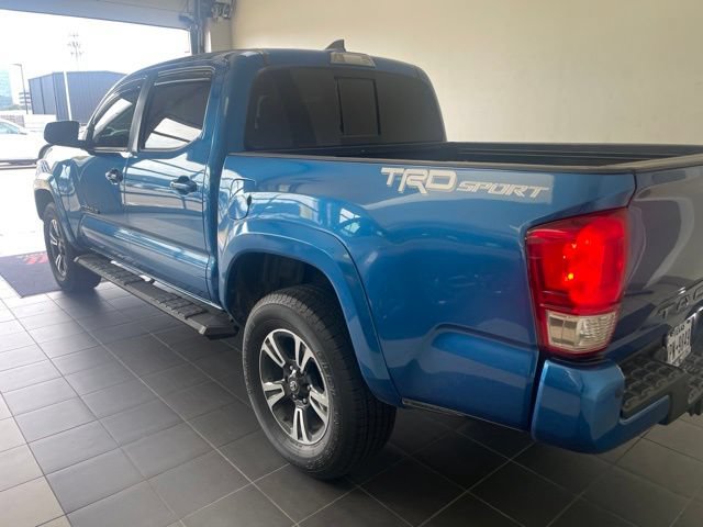 Used 2017 Toyota Tacoma TRD Sport RWD image 7