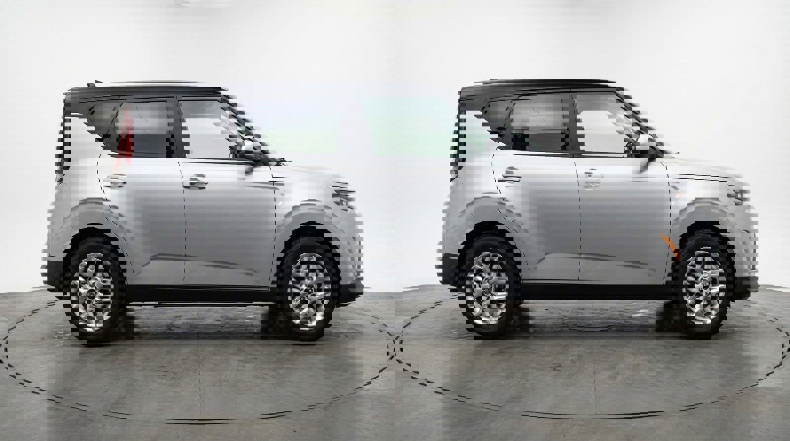 Used 2025 Kia Soul LX w/ LX Technology Package FWD image 8