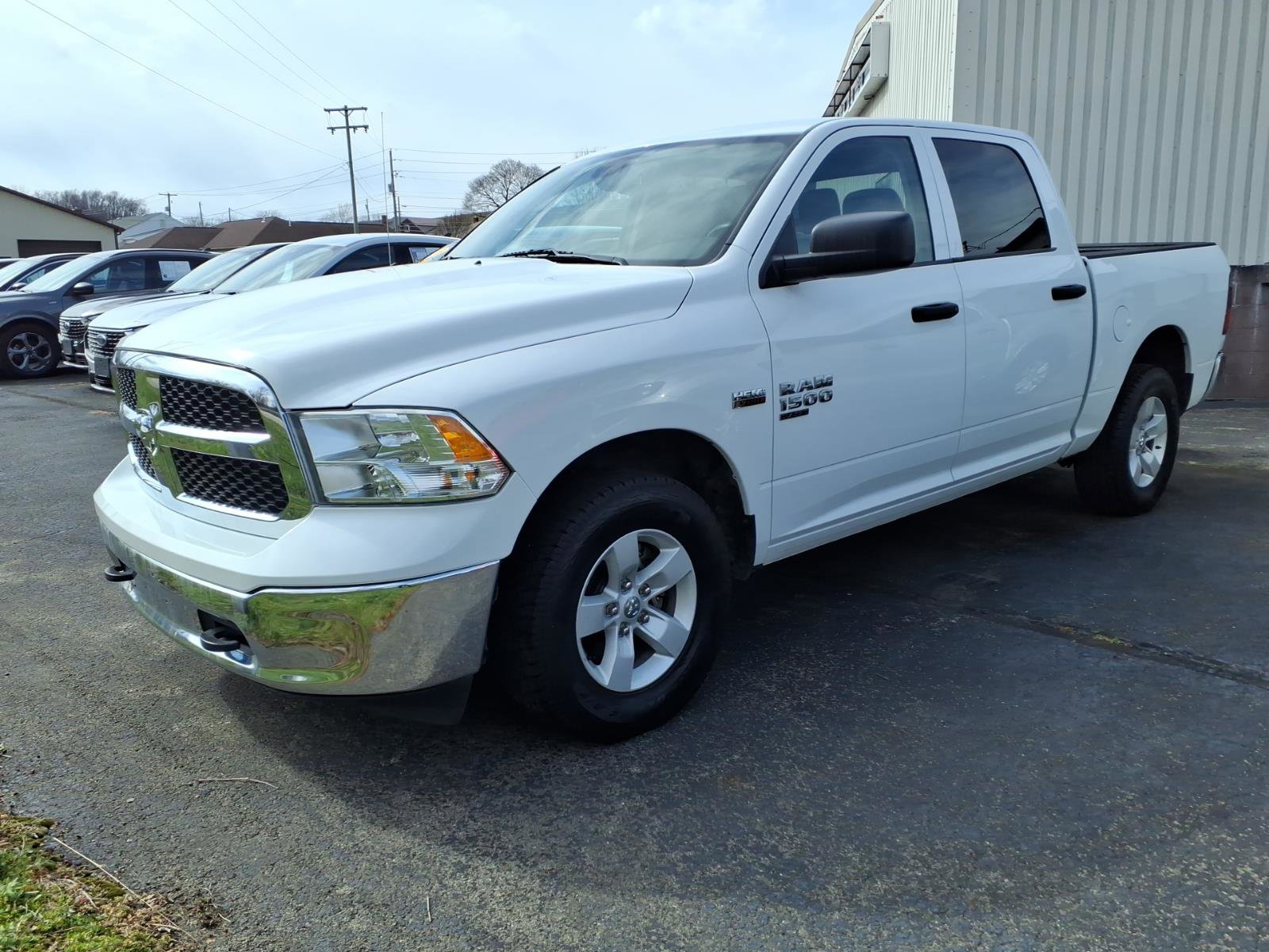 Used 2023 RAM 1500 Classic SLT w/ Protection Group AWD/4WD image 3