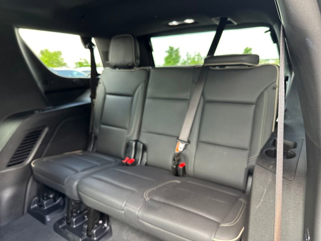 Used 2025 Chevrolet Tahoe Premier RWD image 32