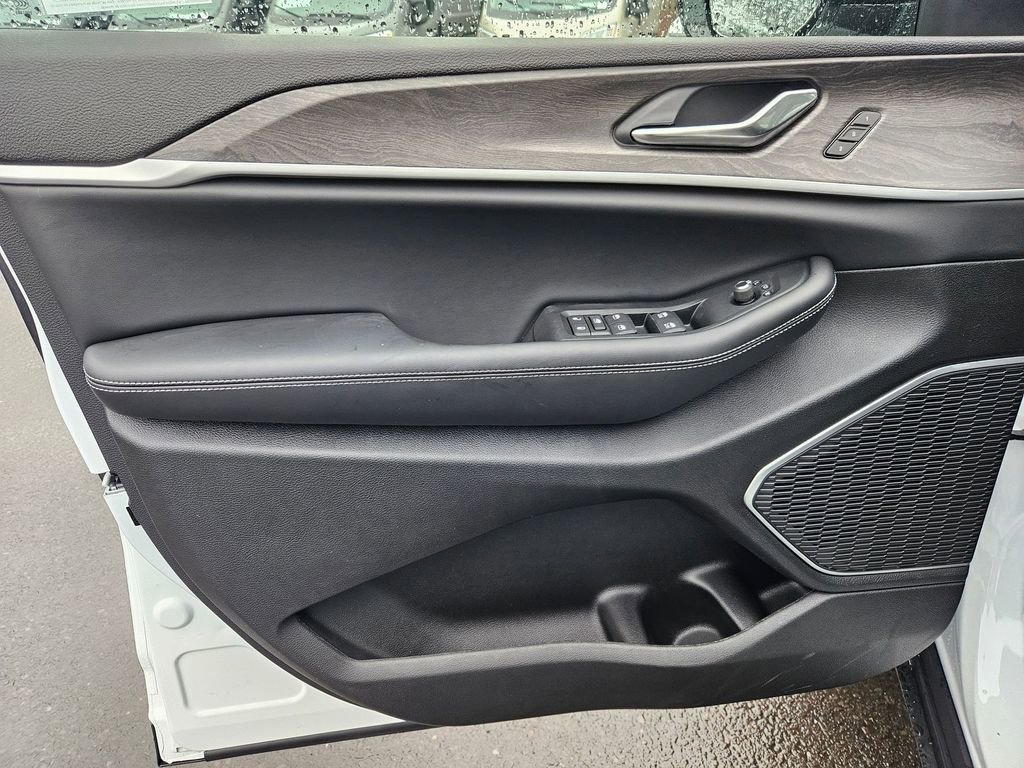 New 2026 Jeep Grand Cherokee L Limited AWD/4WD image 11