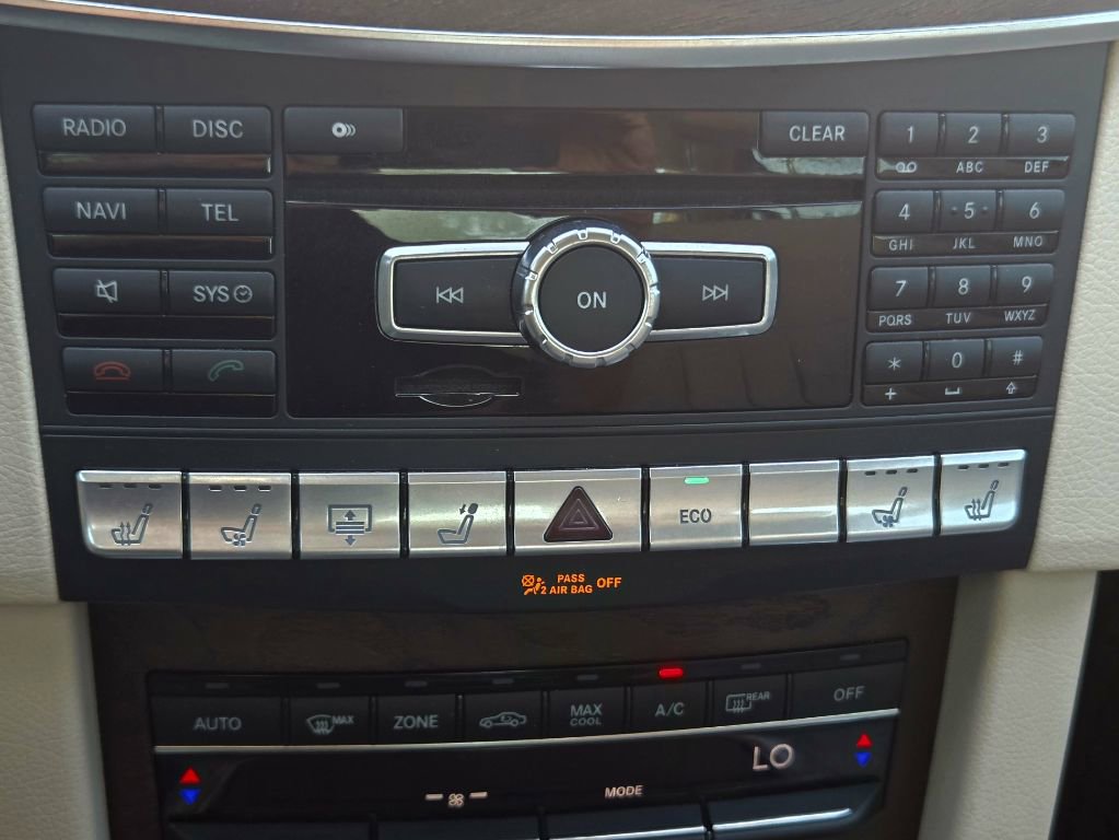 Used 2014 Mercedes-Benz E 250 BlueTEC Sedan image 17