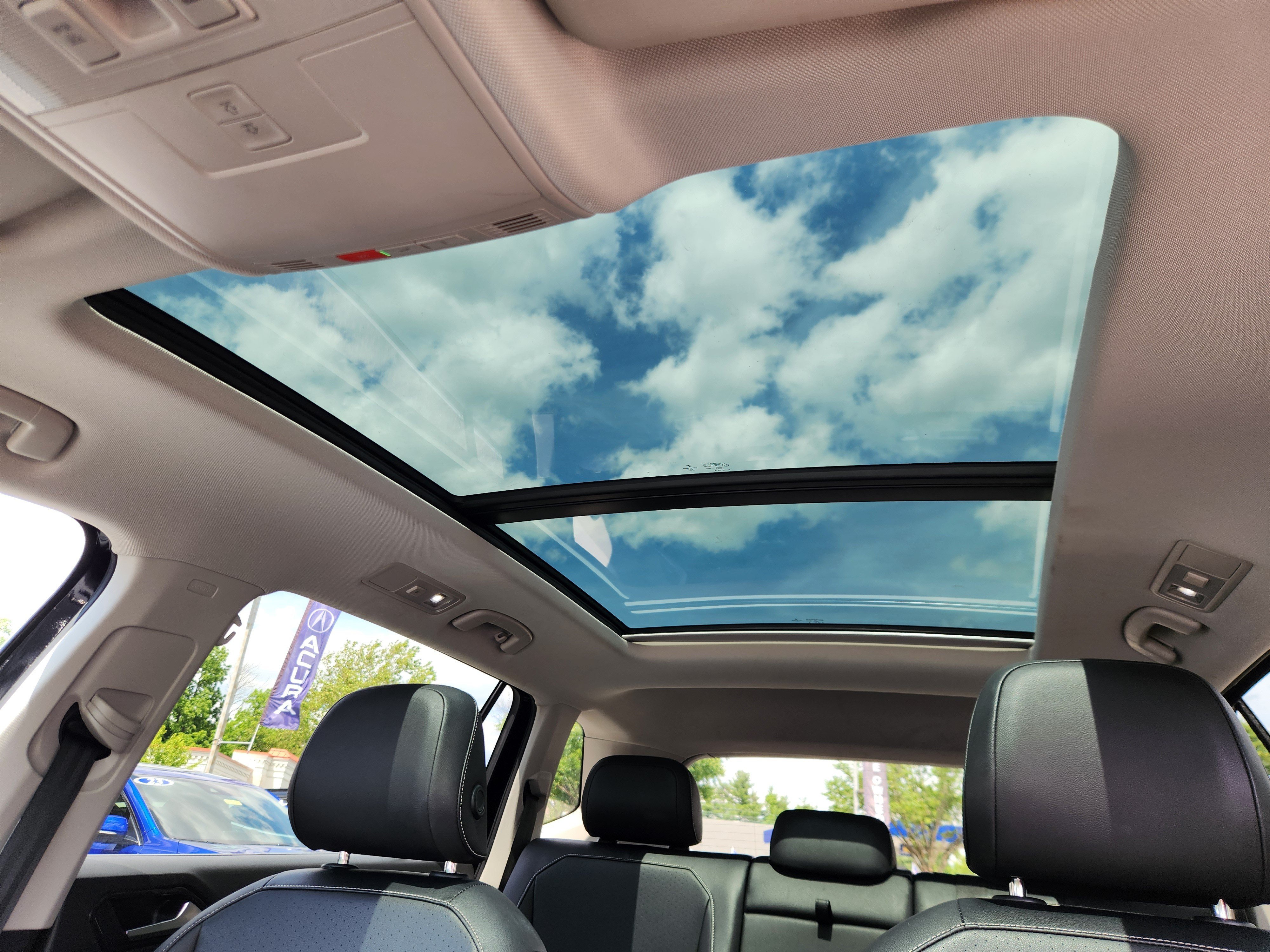 Certified 2022 Volkswagen Tiguan SE AWD/4WD image 15
