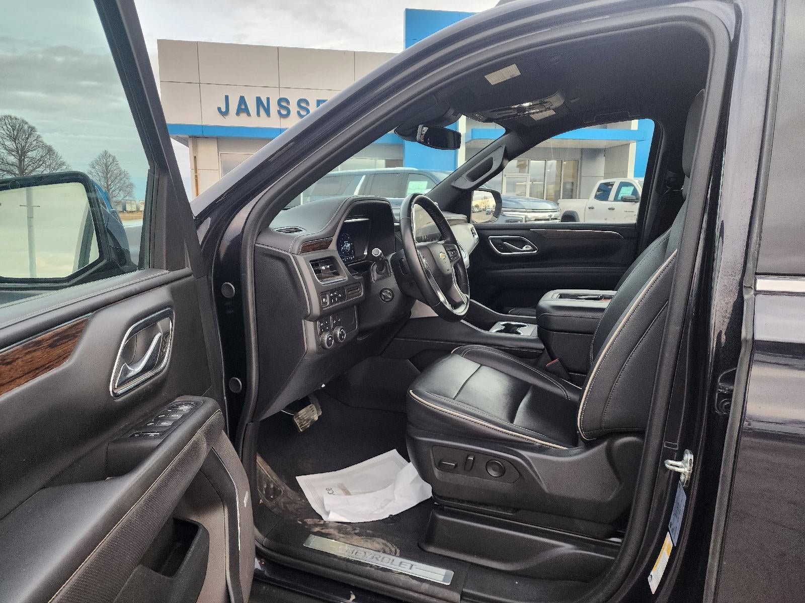 Used 2024 Chevrolet Tahoe Premier image 7