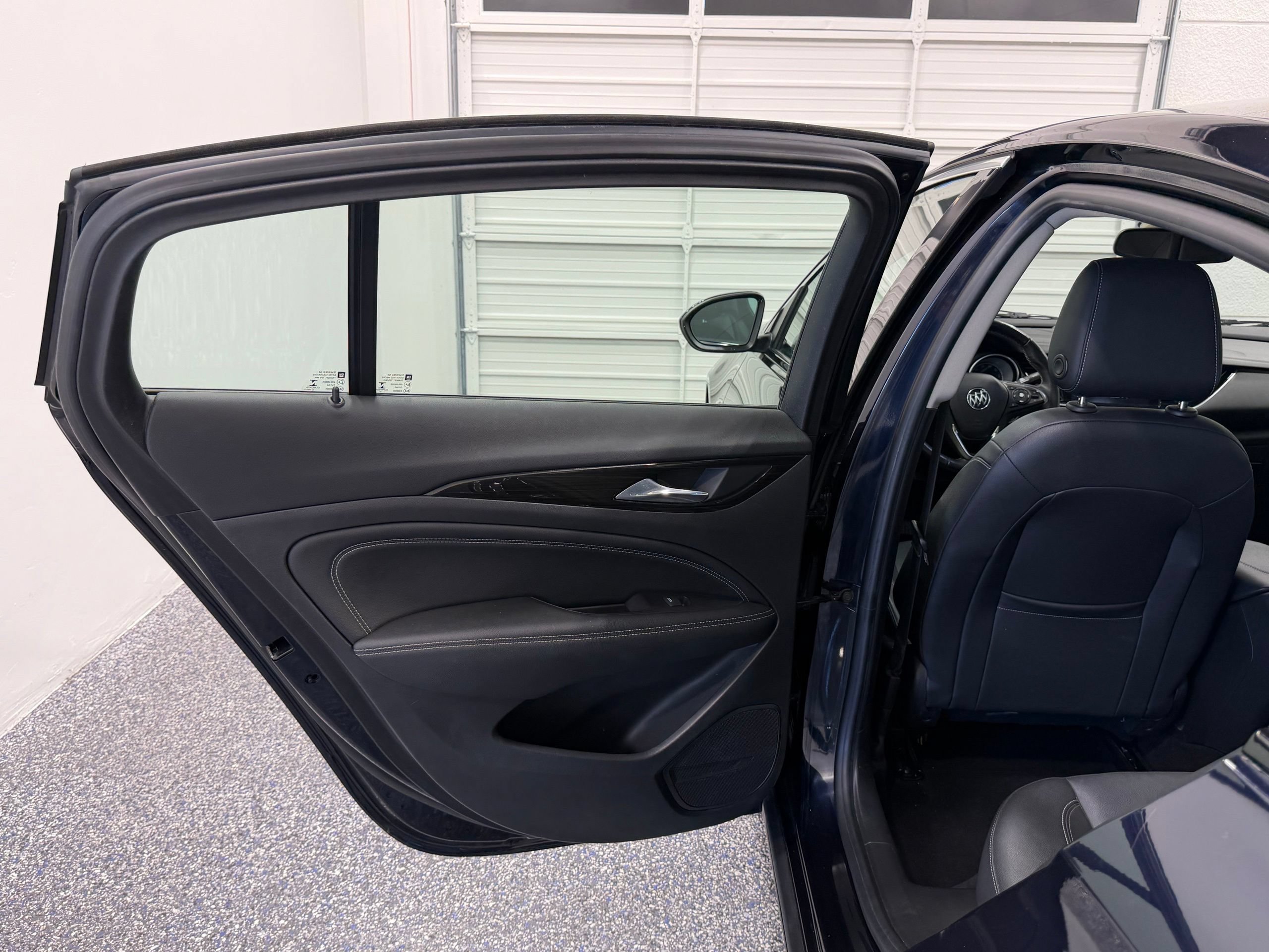 Used 2018 Buick Regal Essence FWD image 21