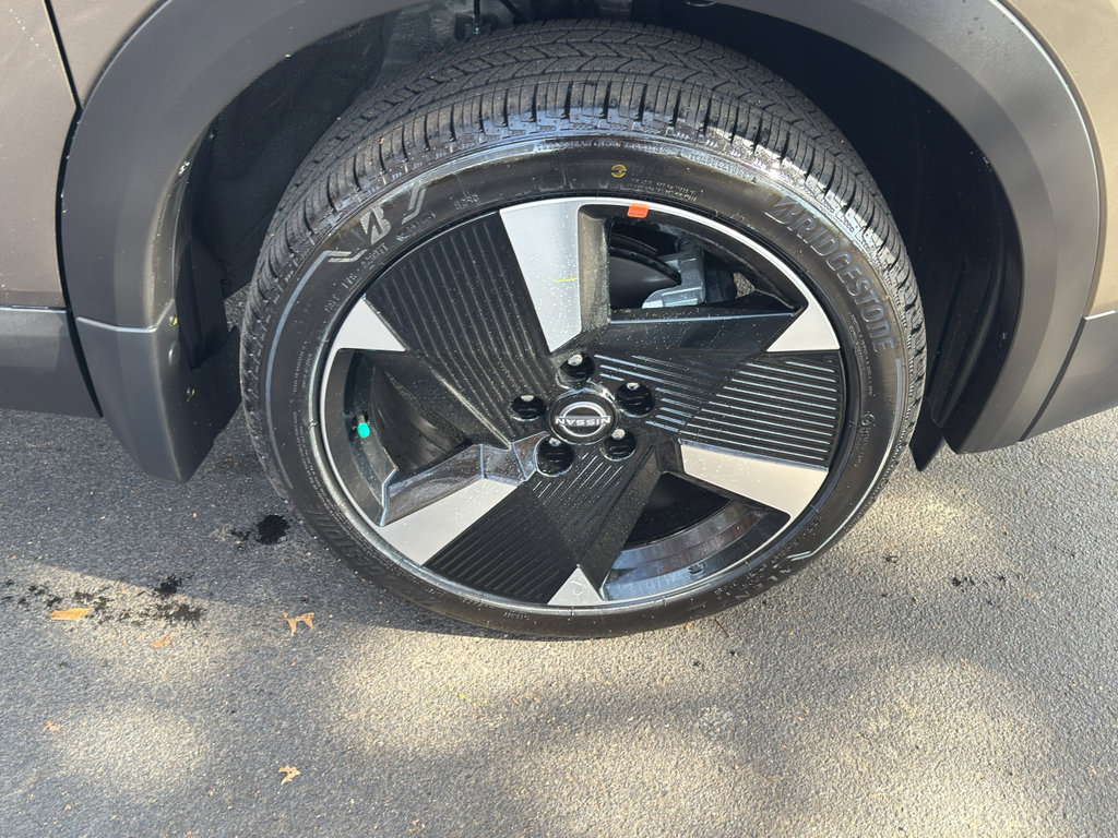 New 2026 Nissan Kicks SR w/ SR Premium Package image 9