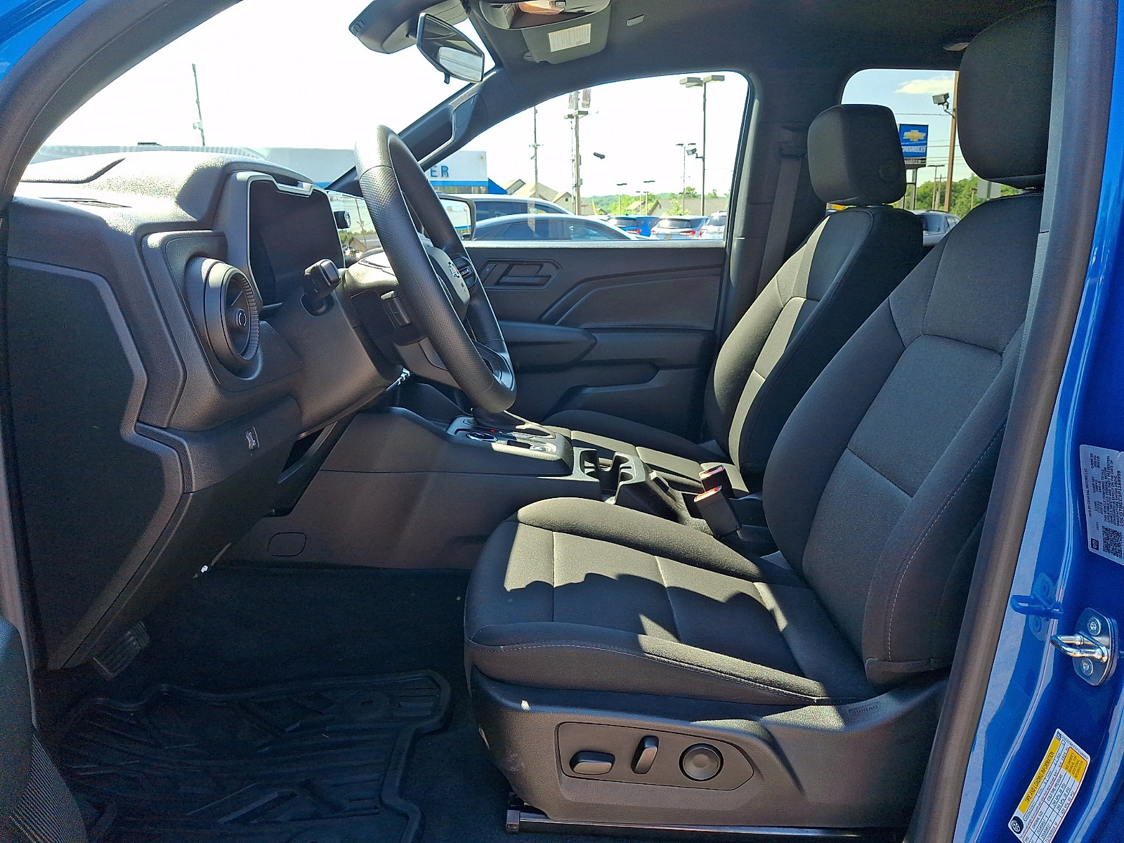 Used 2023 Chevrolet Colorado W/T w/ Technology Package AWD/4WD image 13