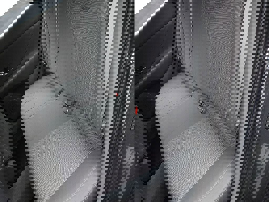 Certified 2021 Hyundai Elantra SE image 22