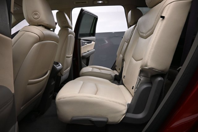 Used 2020 Cadillac XT6 Premium Luxury FWD image 17