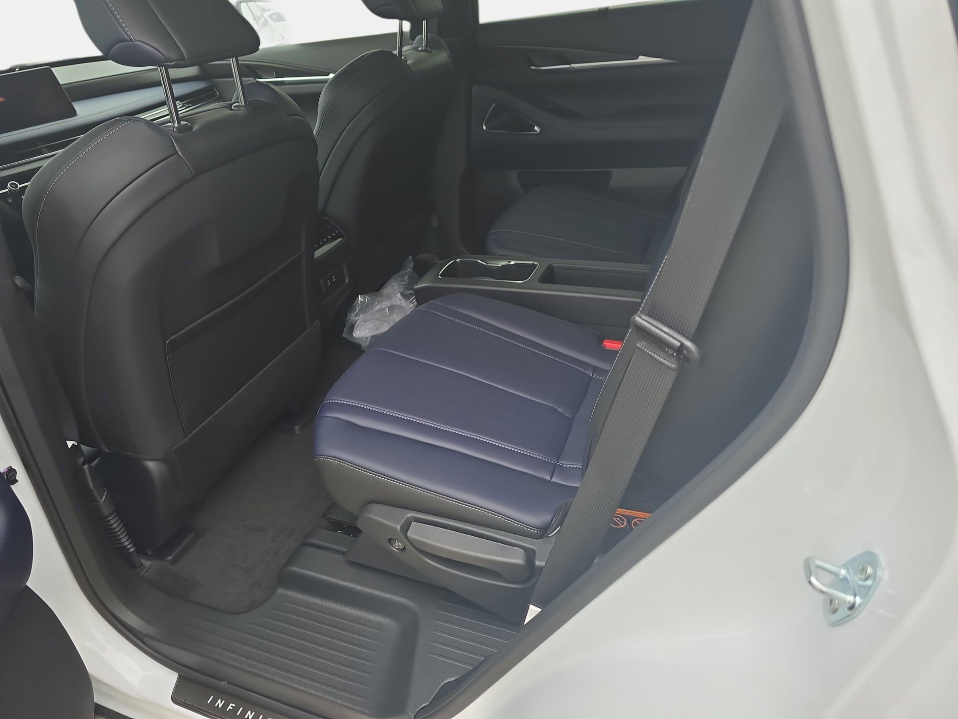 New 2026 INFINITI QX60 Sport w/ Dark Cargo Package AWD/4WD image 14