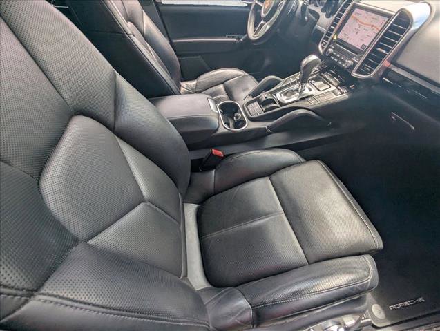 Used 2018 Porsche Cayenne S image 18