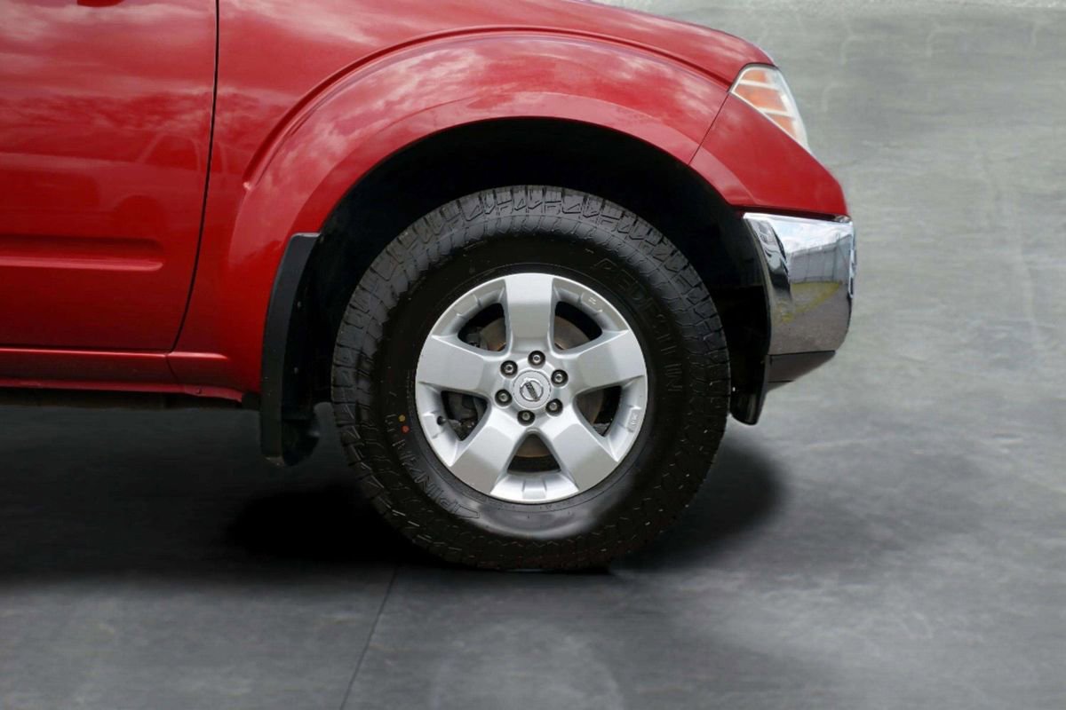 Used 2009 Nissan Frontier SE w/ SE Value Truck Pkg AWD/4WD image 9