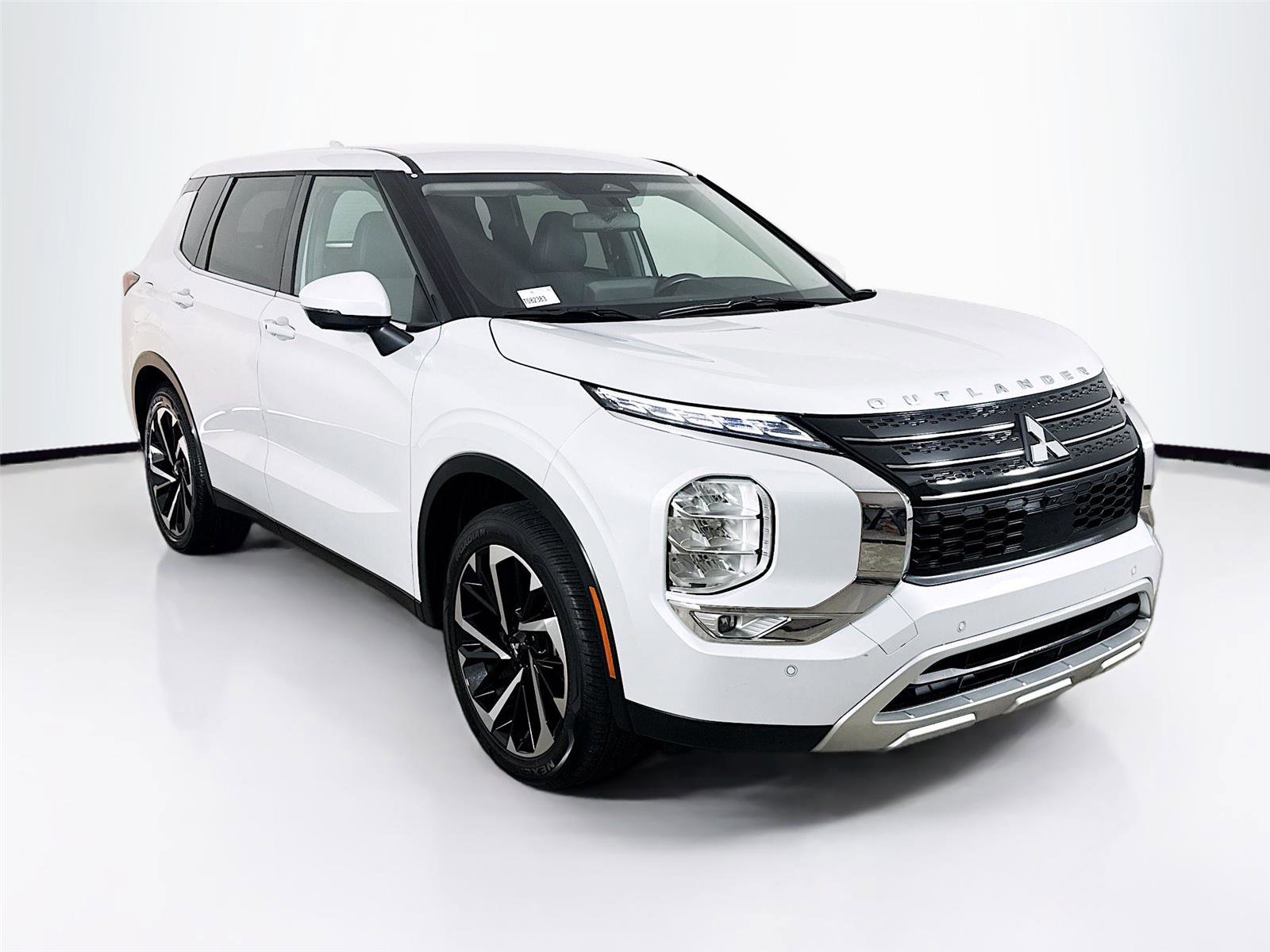 Used 2024 Mitsubishi Outlander SE image 34