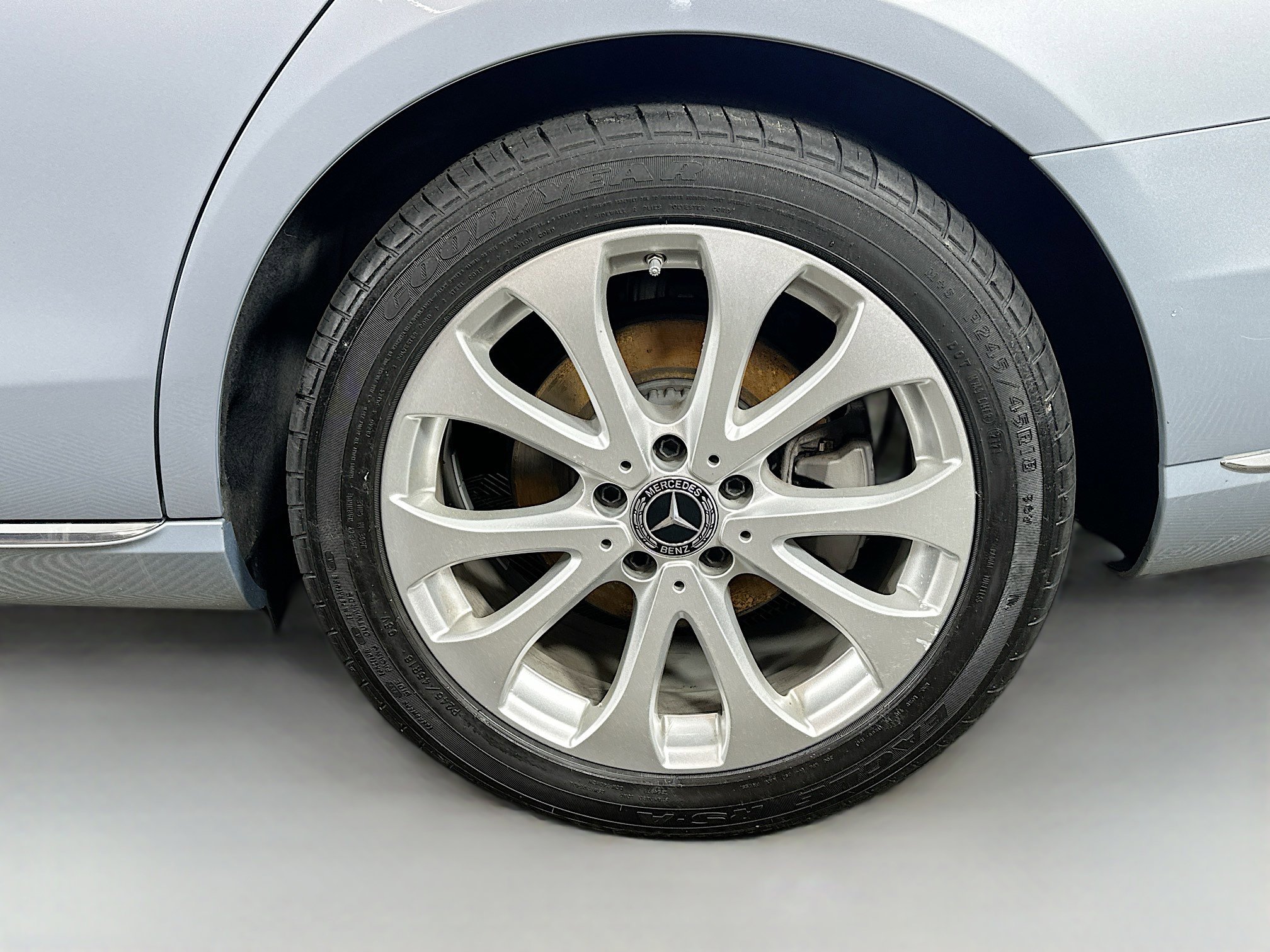 Used 2018 Mercedes-Benz E 300 4MATIC image 32
