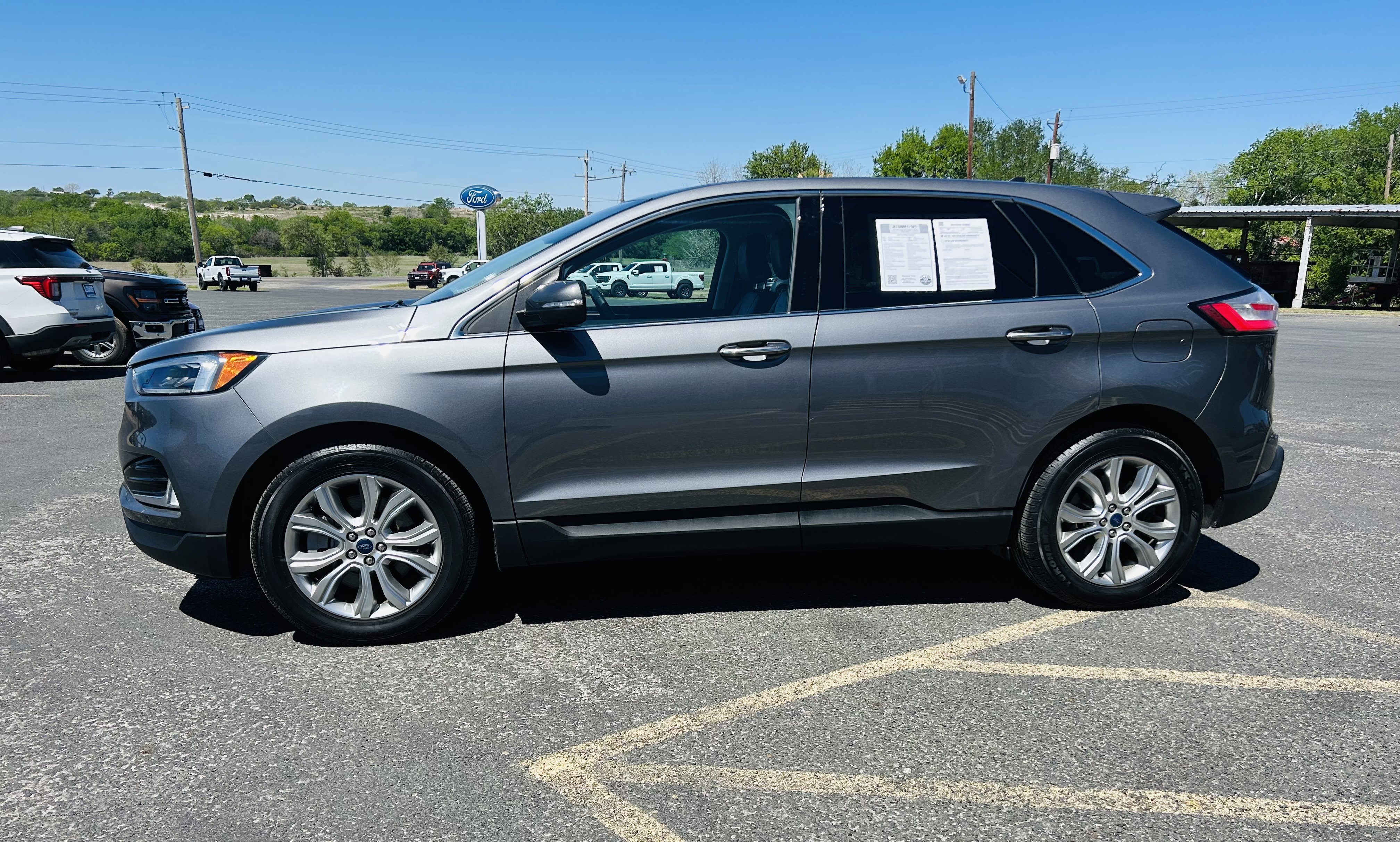 Used 2022 Ford Edge Titanium w/ Equipment Group 301A image 5