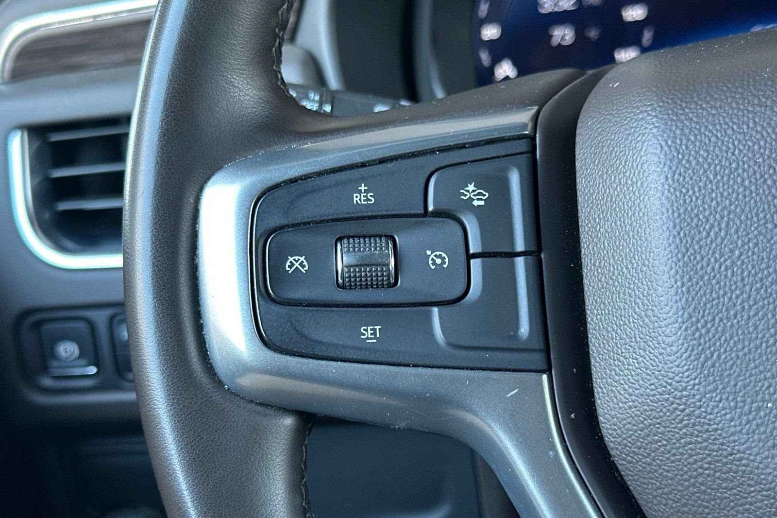Used 2024 Chevrolet Tahoe LT RWD image 34