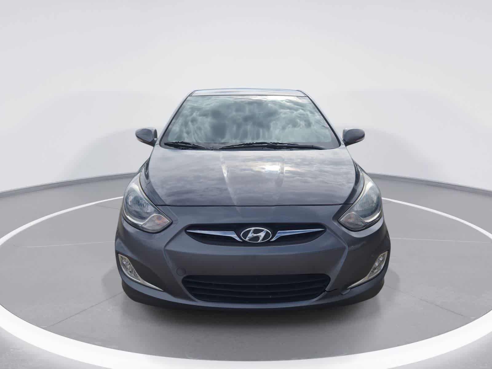 Used 2013 Hyundai Accent SE FWD image 3