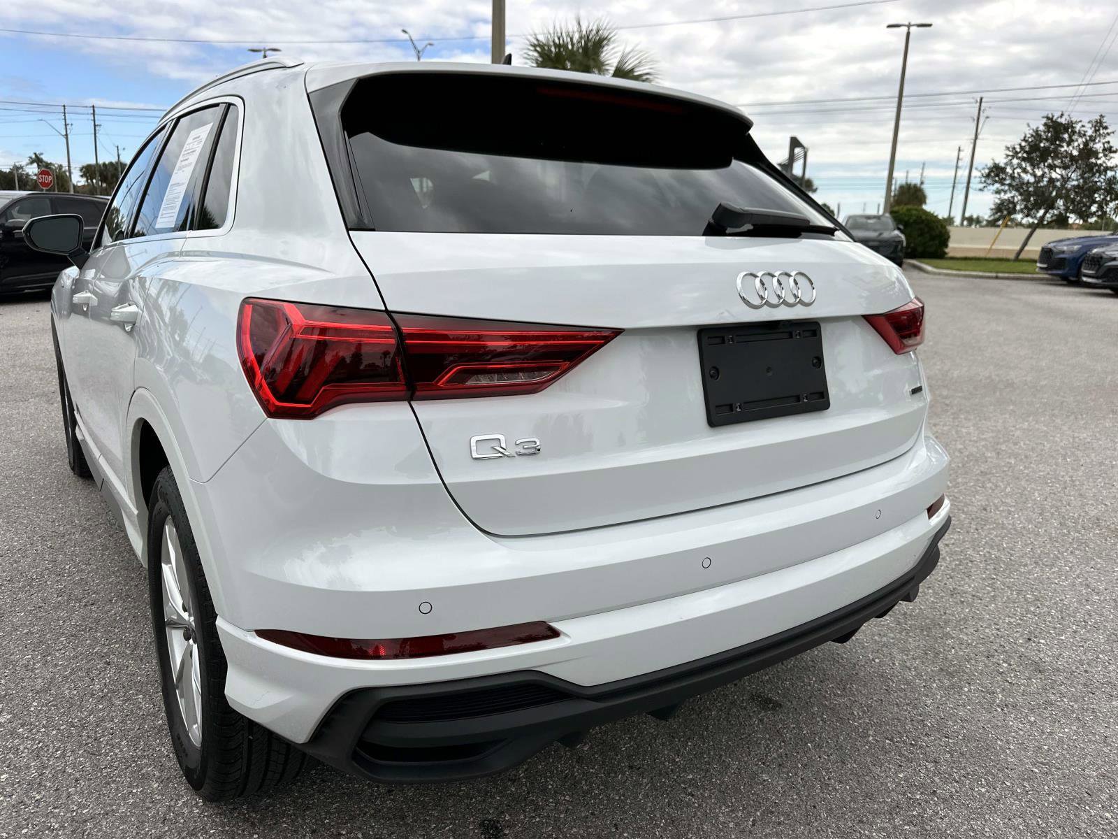 Used 2025 Audi Q3 2.0T Premium w/ Convenience Package image 9