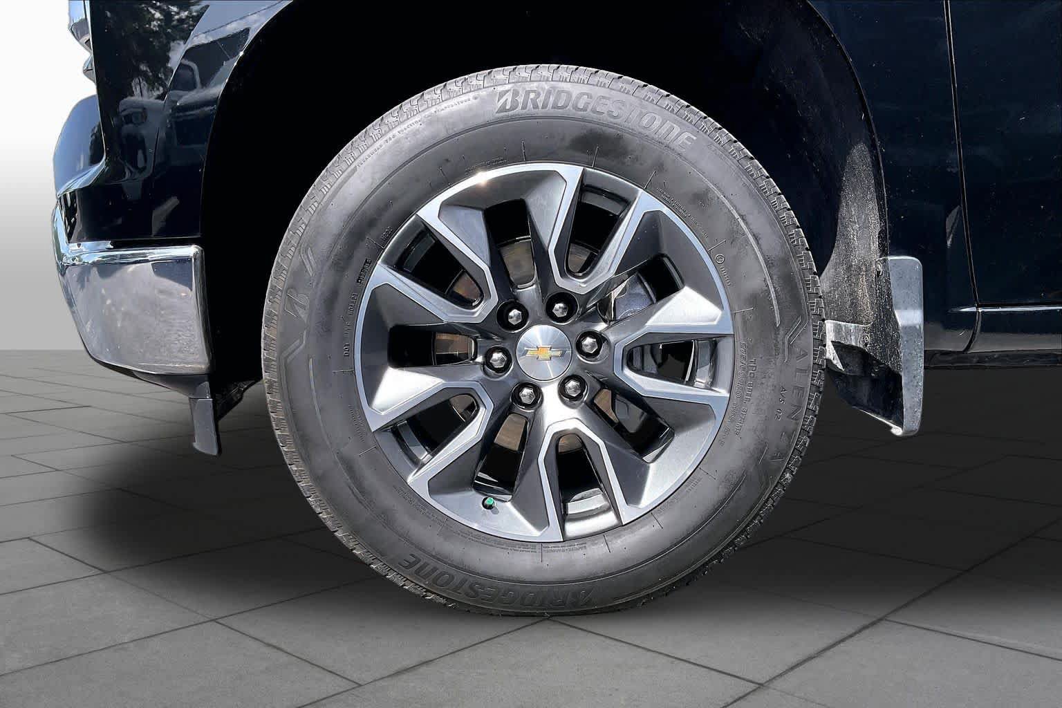 Used 2023 Chevrolet Silverado 1500 LT AWD/4WD image 10