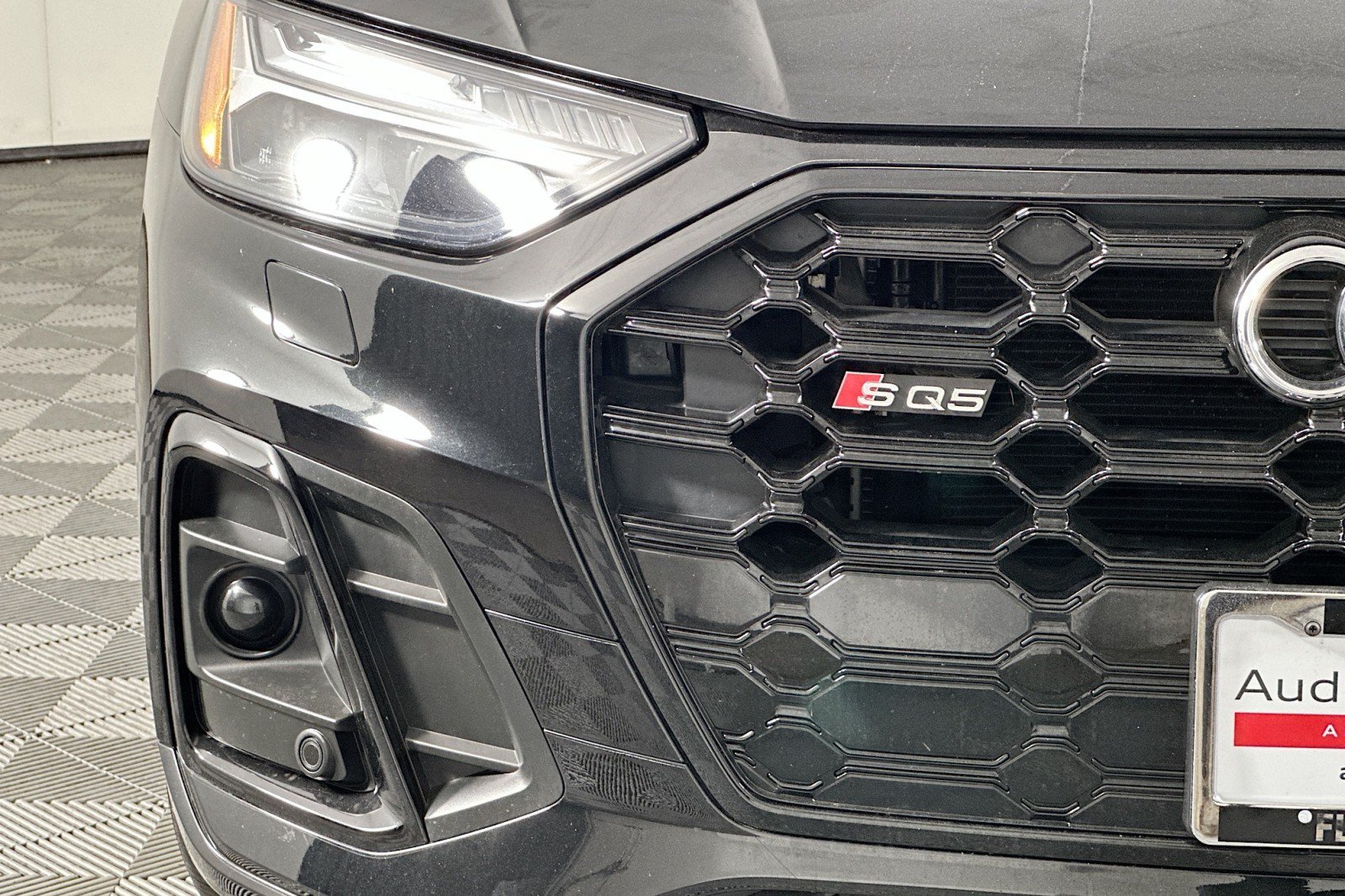 Used 2024 Audi SQ5 Prestige AWD/4WD image 16