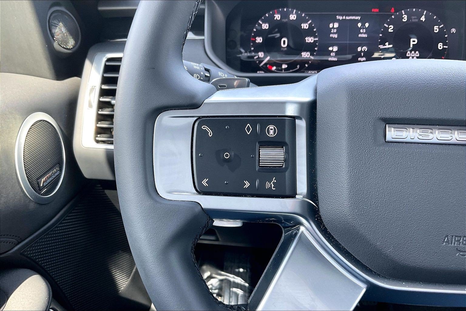 Certified 2025 Land Rover Discovery S AWD/4WD image 22
