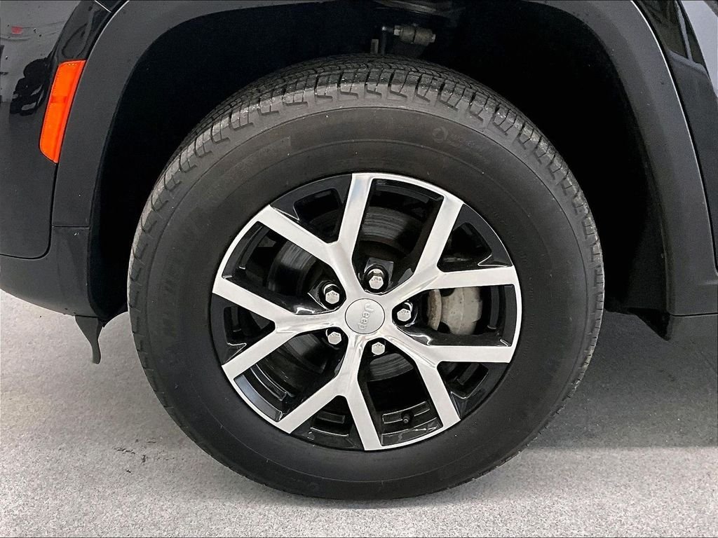 Used 2024 Jeep Grand Cherokee Limited AWD/4WD image 7