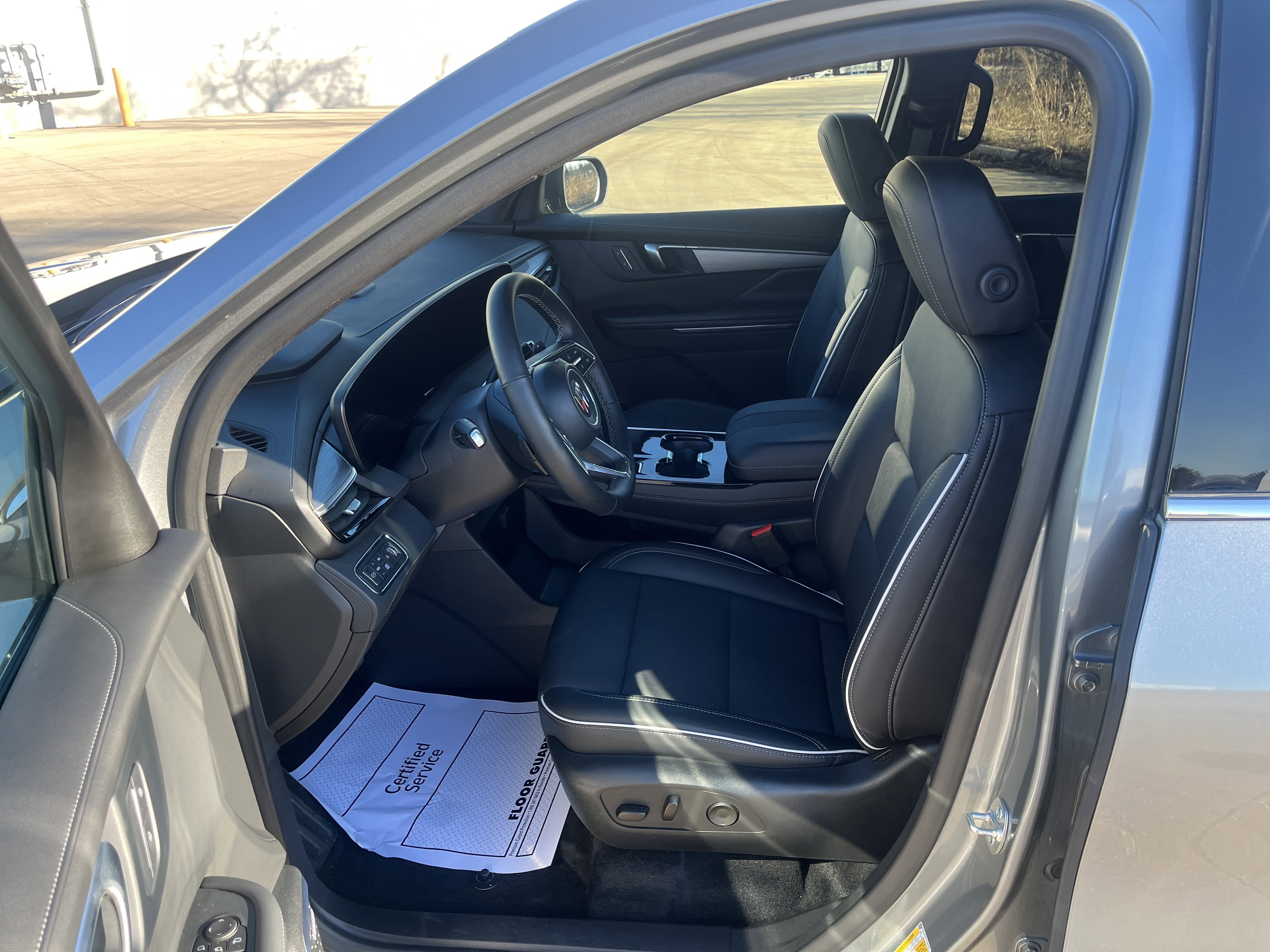 Used 2025 Buick Enclave Preferred image 9