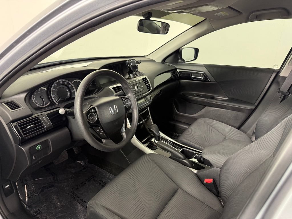 Used 2017 Honda Accord LX image 4