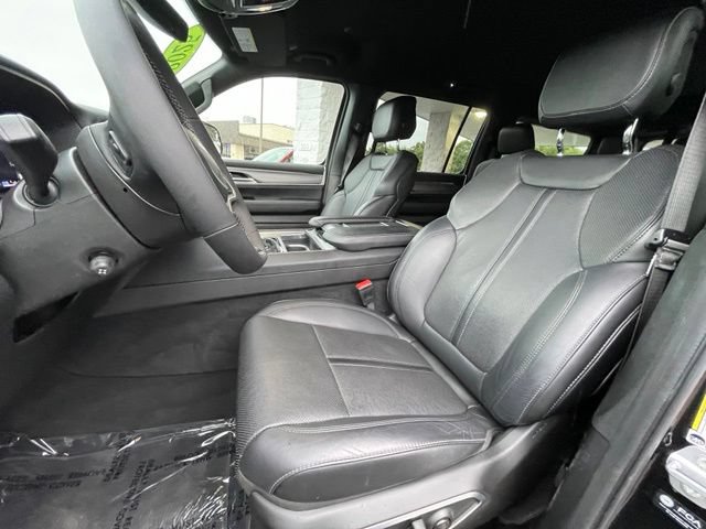 Used 2025 Jeep Wagoneer Series II AWD/4WD image 12