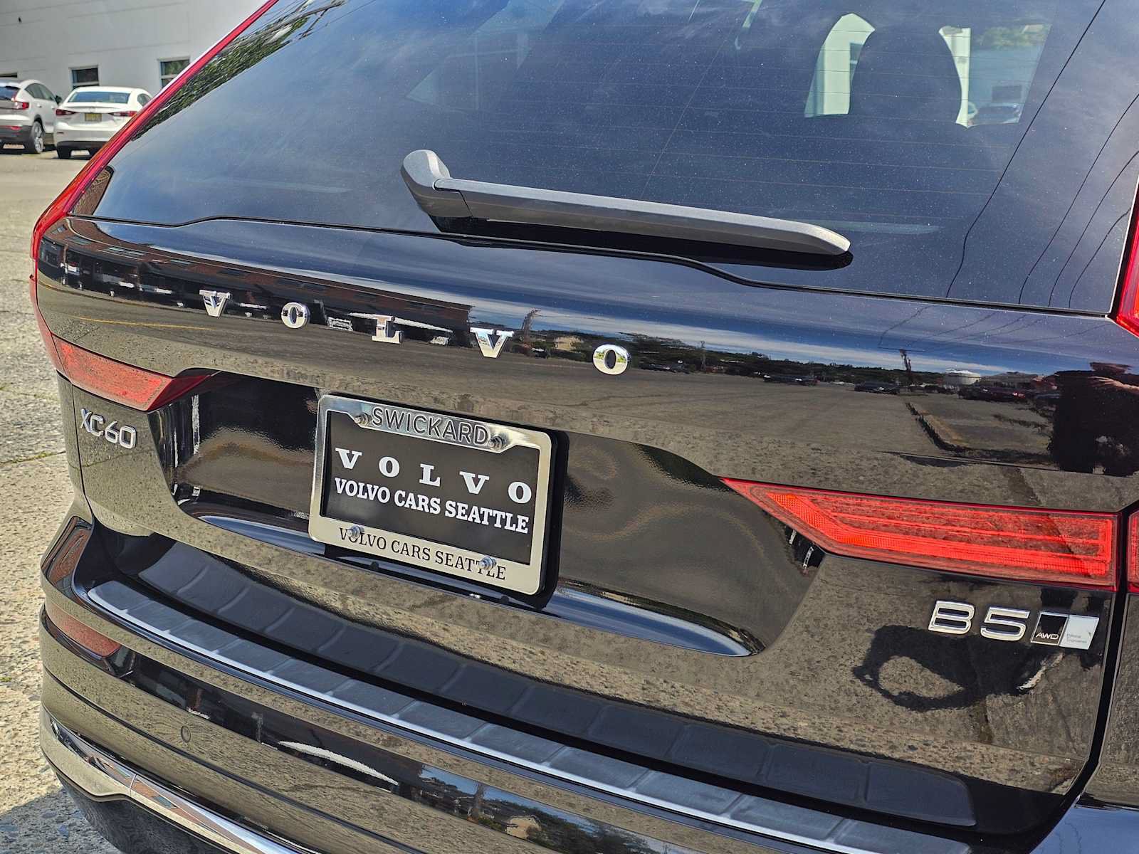 Used 2023 Volvo XC60 B5 Plus w/ Climate Package AWD/4WD image 15