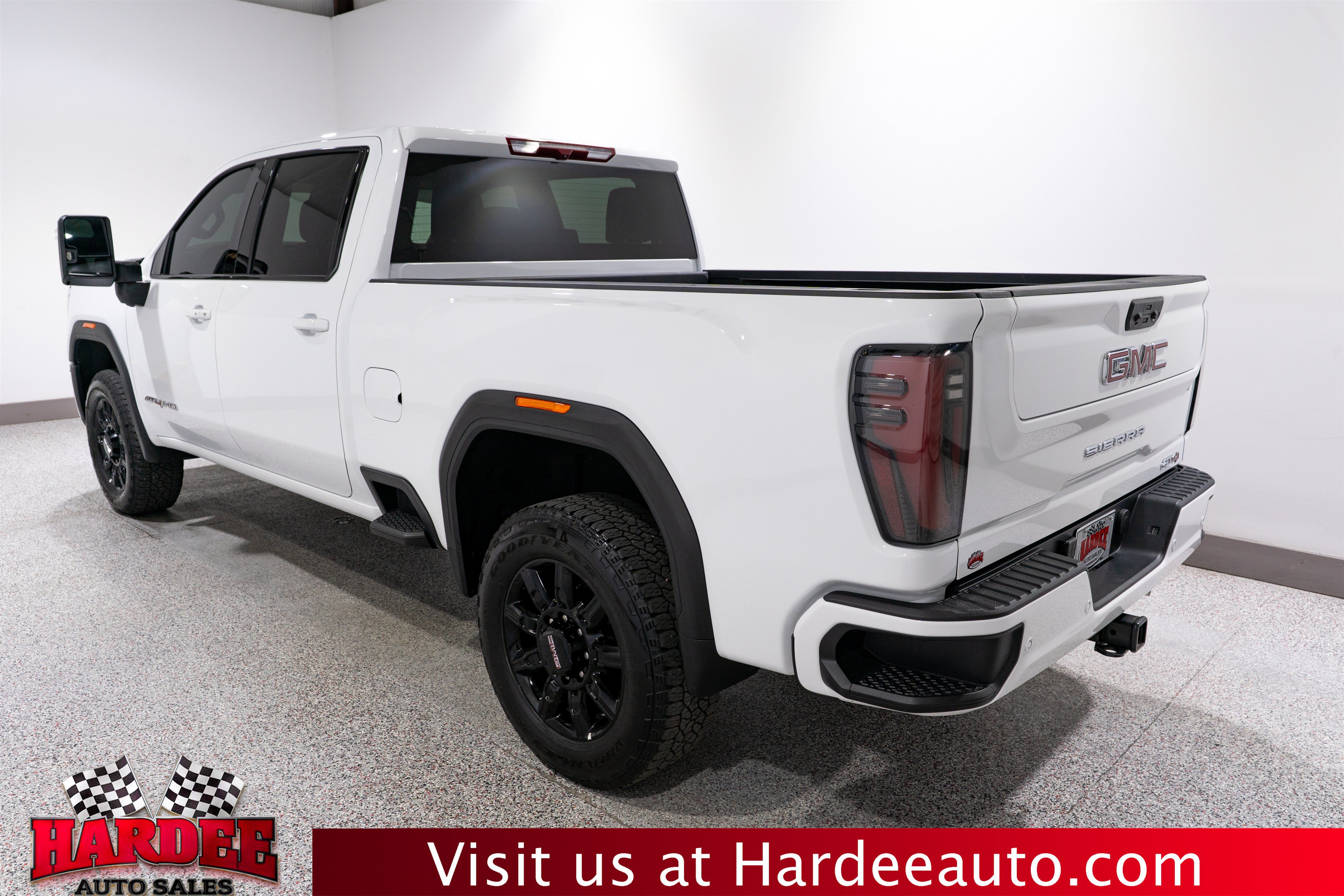 Used 2026 GMC Sierra 2500 AT4 AWD/4WD image 3