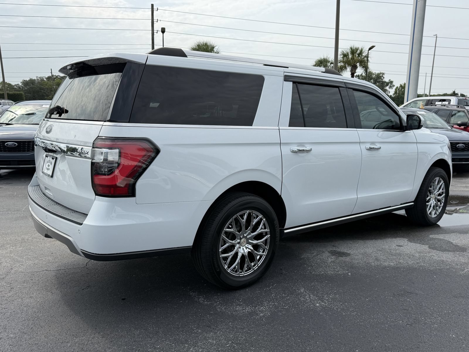 Used 2021 Ford Expedition Max Limited RWD image 5