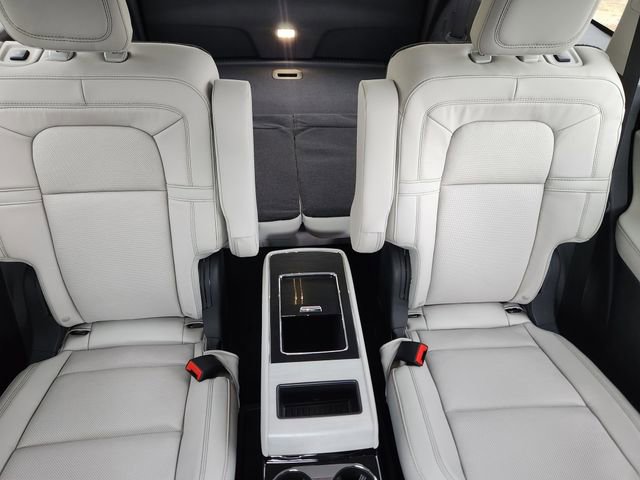 New 2026 Lincoln Aviator Reserve w/ Luxury Package image 14