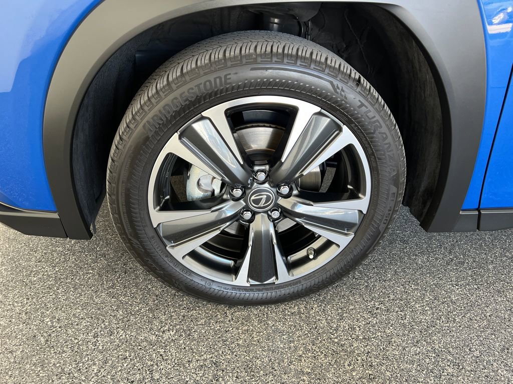 Used 2022 Lexus UX 200 w/ Accessory Package (Z1) image 27