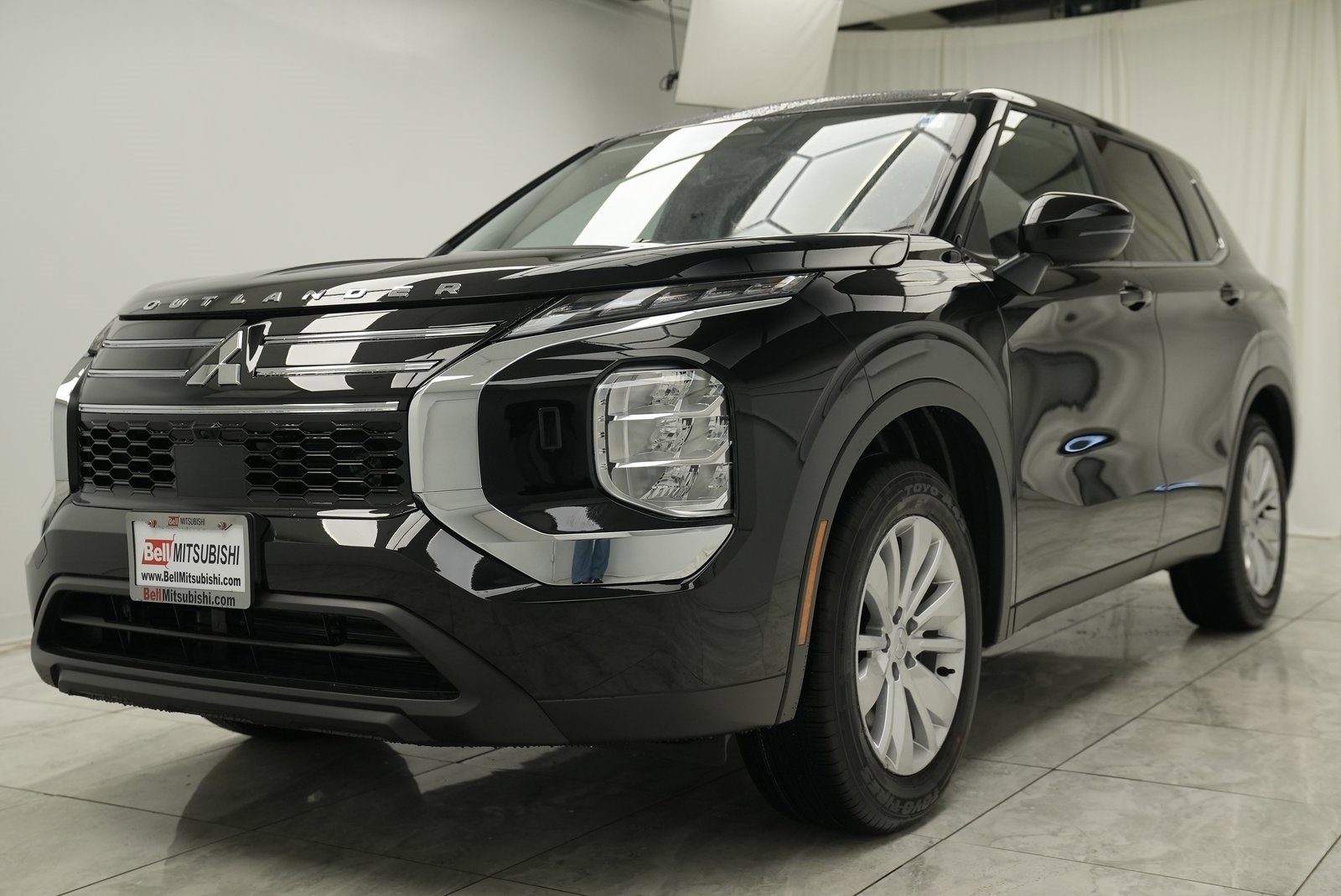 Used 2025 Mitsubishi Outlander ES image 4