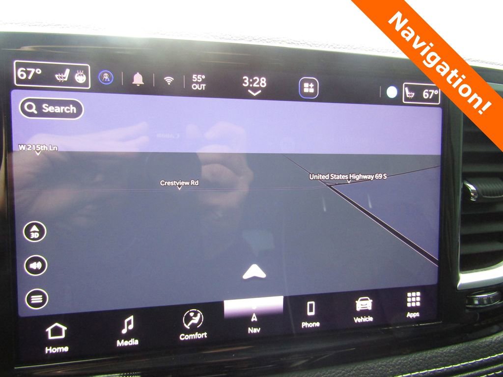Used 2023 Chrysler Pacifica Limited AWD/4WD image 15