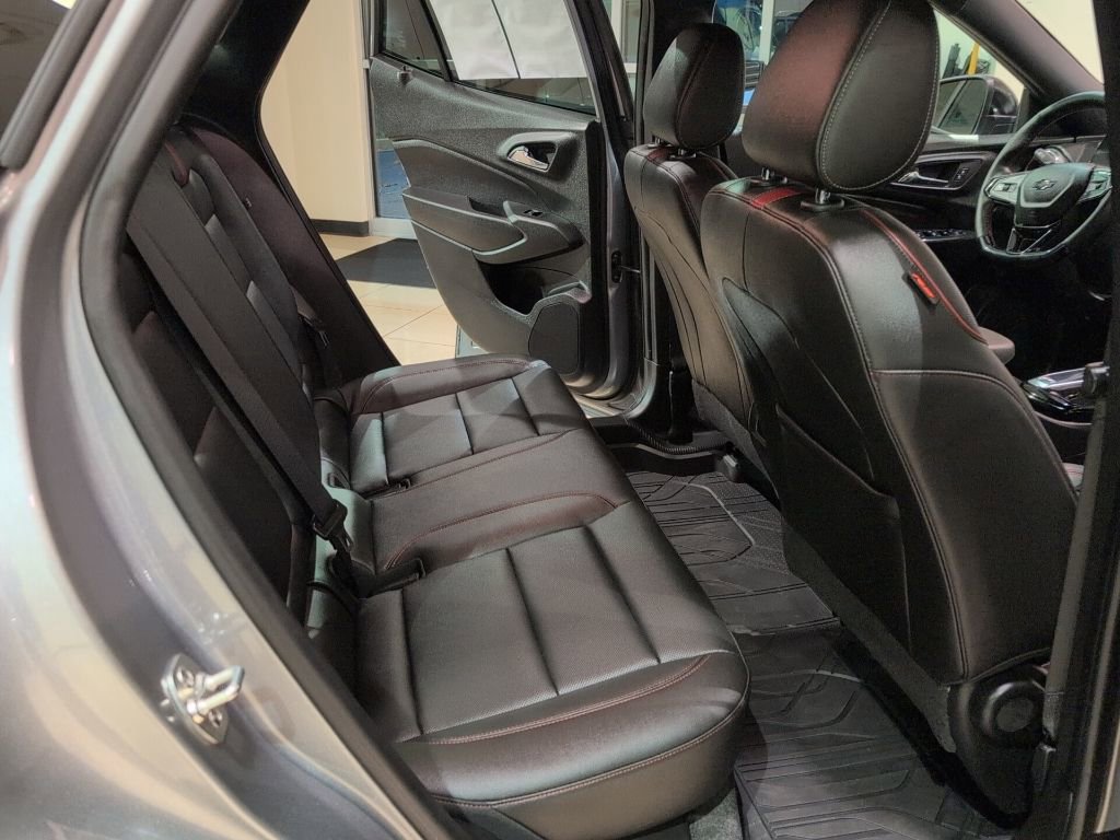 Used 2025 Chevrolet Trax RS w/ Driver Confidence Package image 39