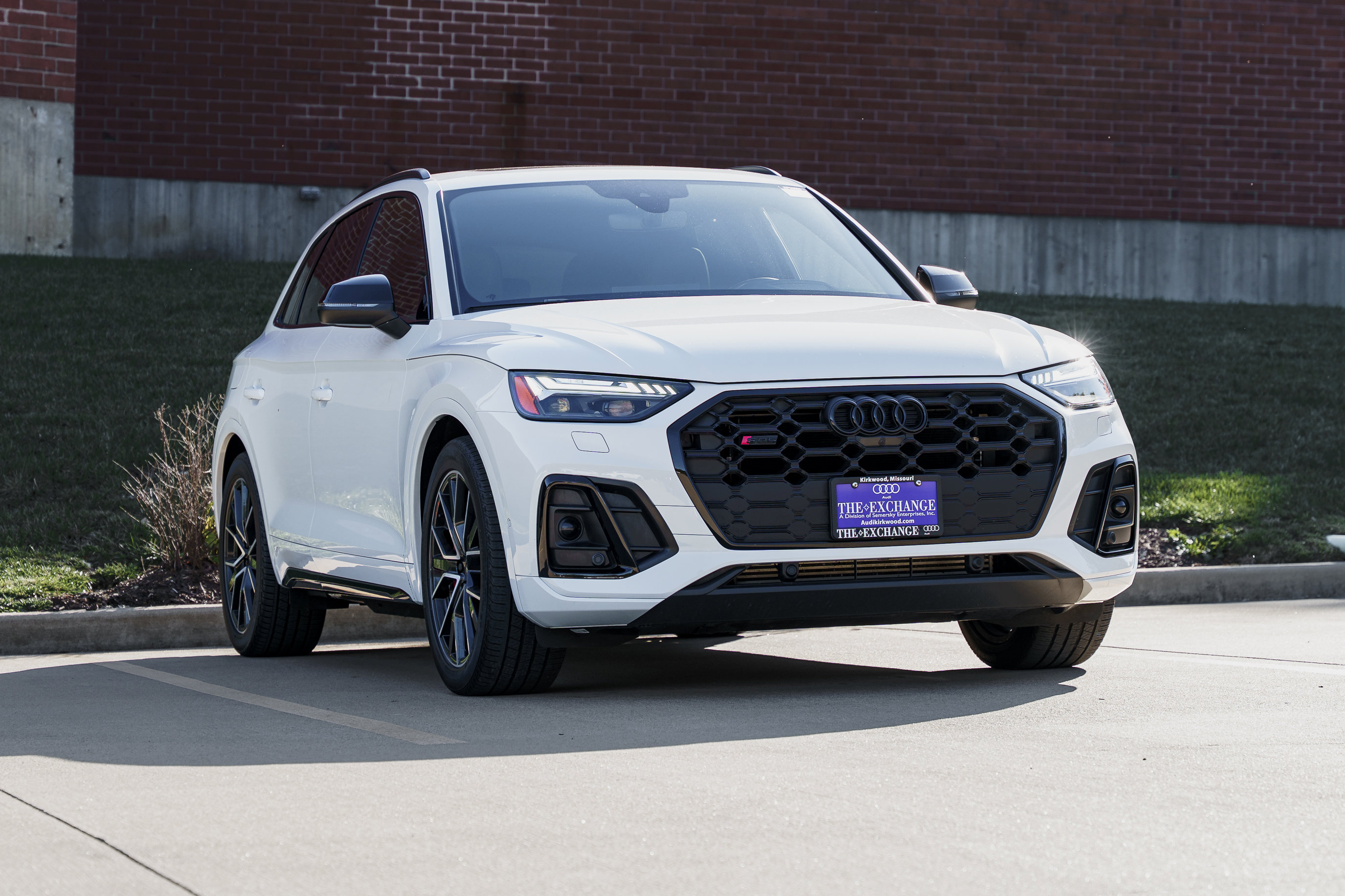 Used 2024 Audi SQ5 Prestige w/ Prestige Package image 1