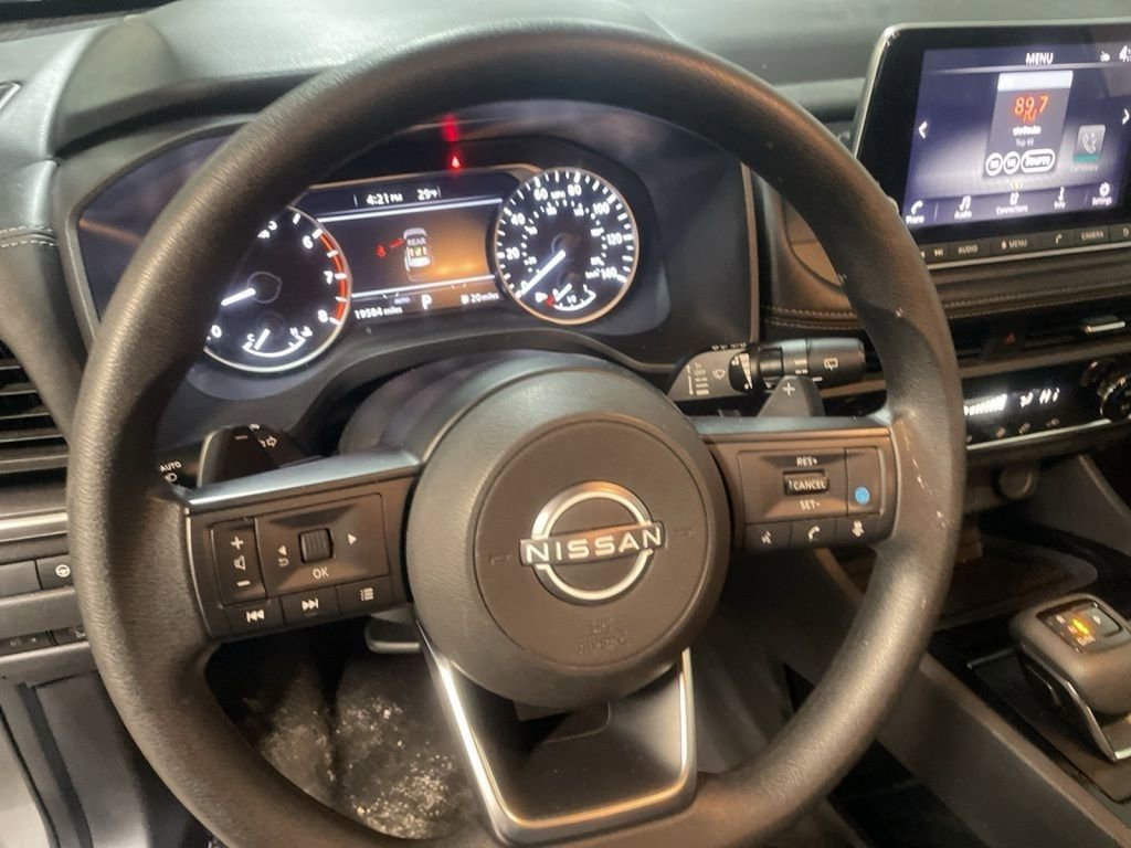 Used 2024 Nissan Rogue SV image 22
