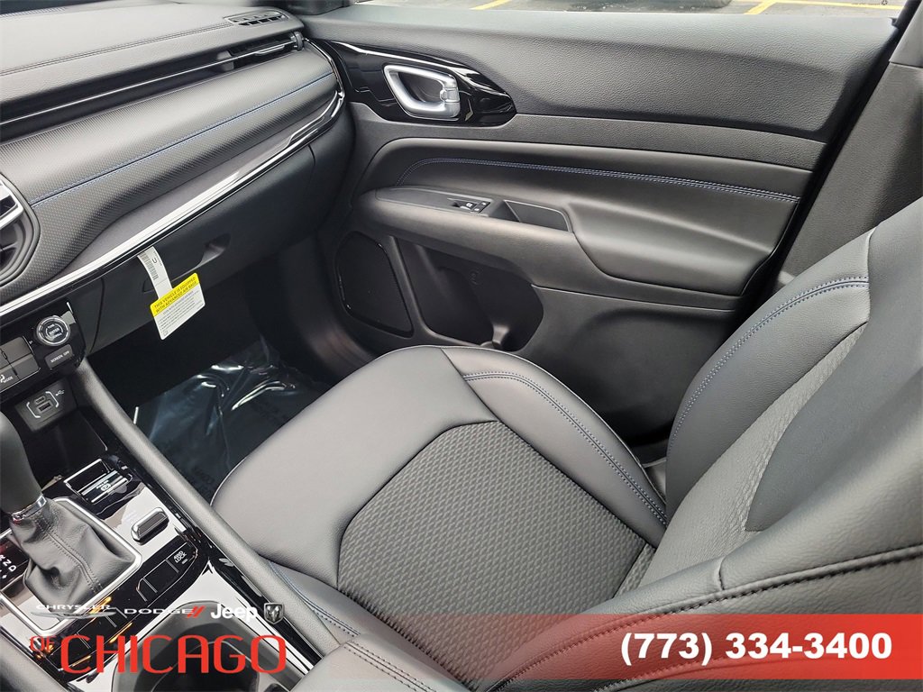 New 2026 Jeep Compass Latitude image 17