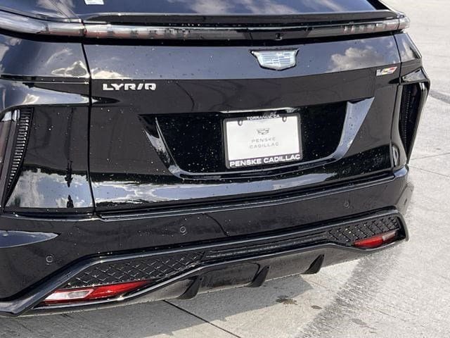 New 2026 Cadillac Lyriq V AWD/4WD image 5