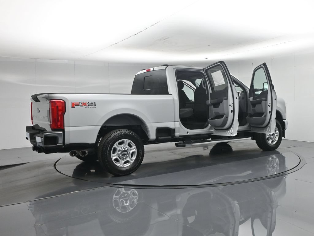 New 2026 Ford F250 XLT w/ FX4 Off-Road Package AWD/4WD image 5