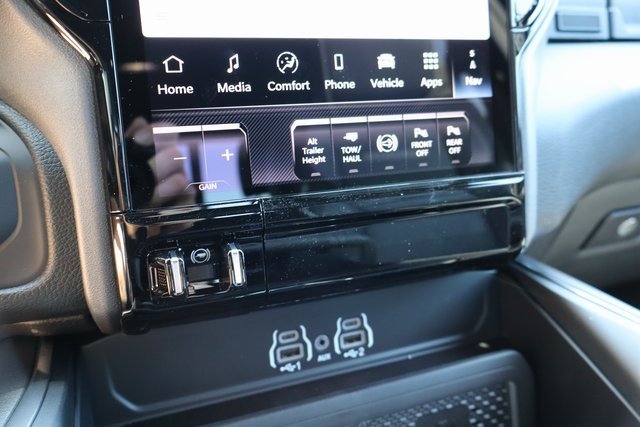 New 2025 RAM 2500 Laramie image 28