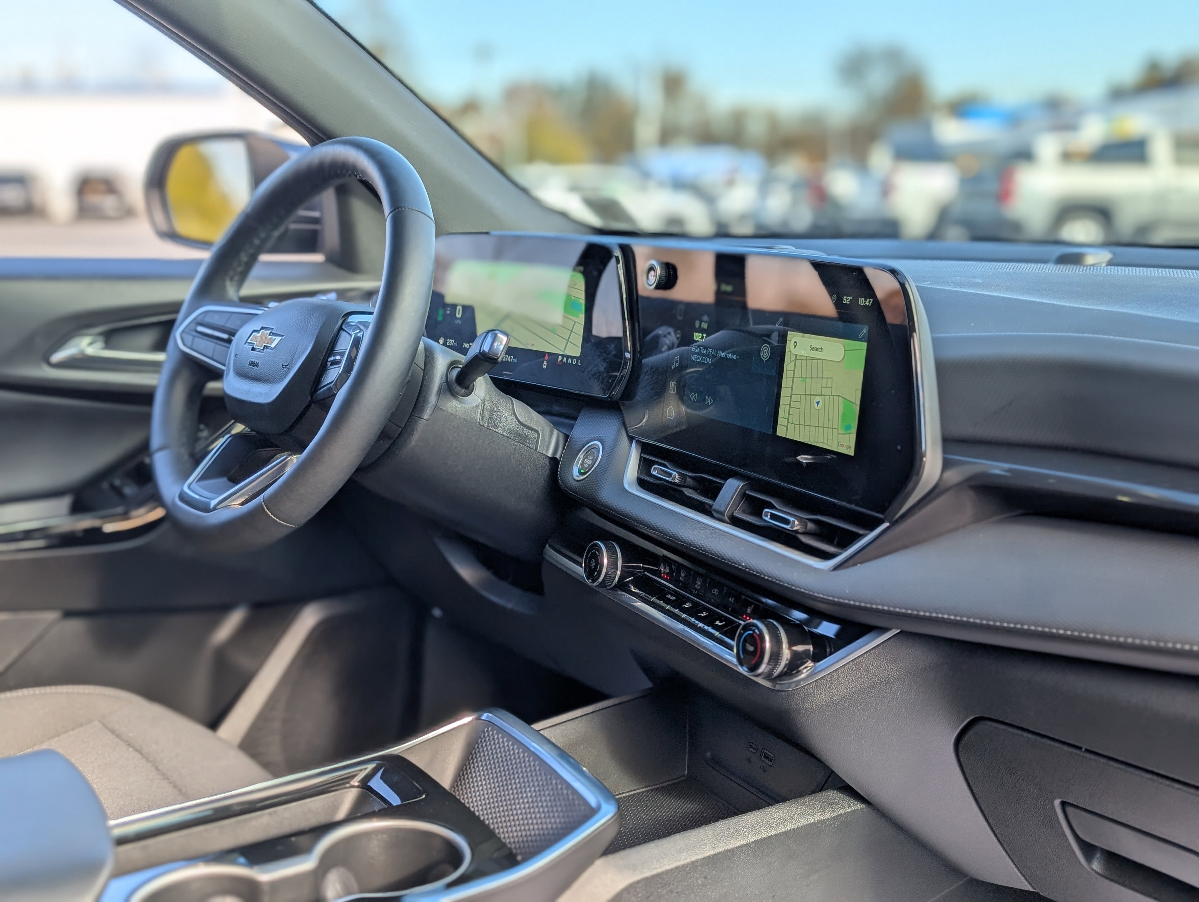 Used 2025 Chevrolet Equinox LT w/ Safety and Technology Package image 42