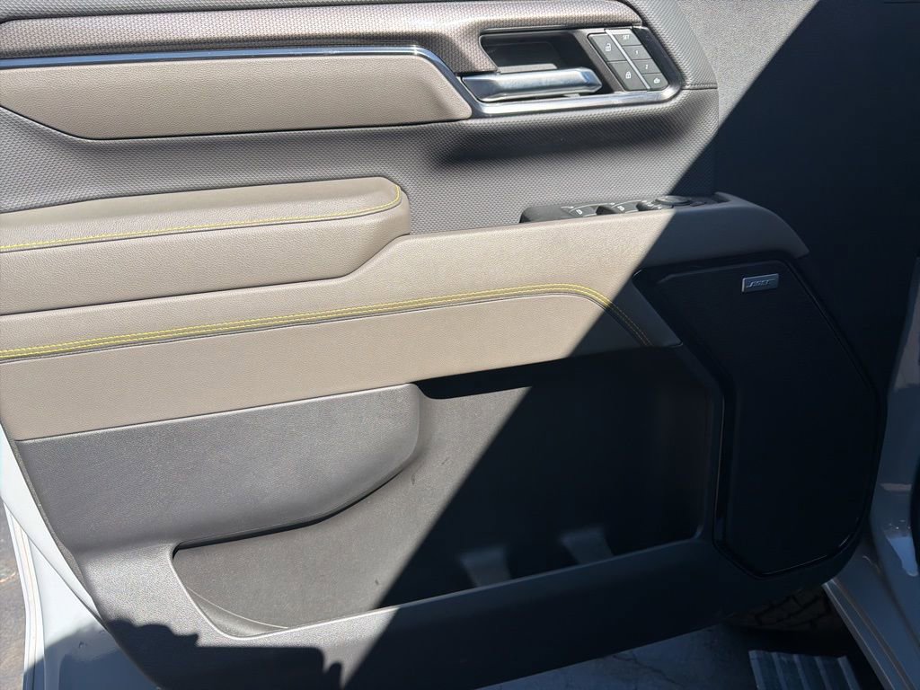 Used 2024 Chevrolet Silverado 2500 ZR2 w/ Technology Package image 5