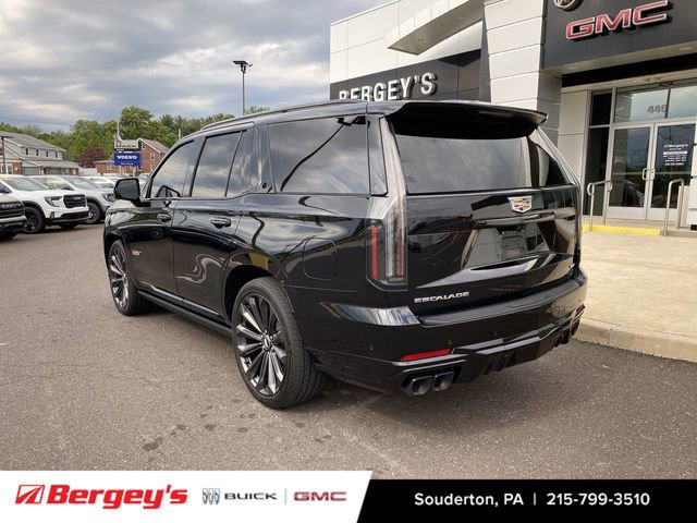 Used 2025 Cadillac Escalade V AWD/4WD image 5
